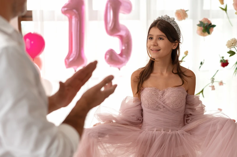 Fiesta de Quinceañera Religiosa: Cómo Incluir una Misa o Ceremonia Especial